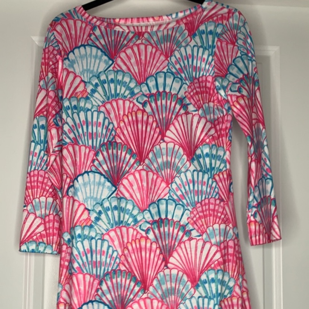 Small Lilly INSPIRED (not real) T-shirt Dress